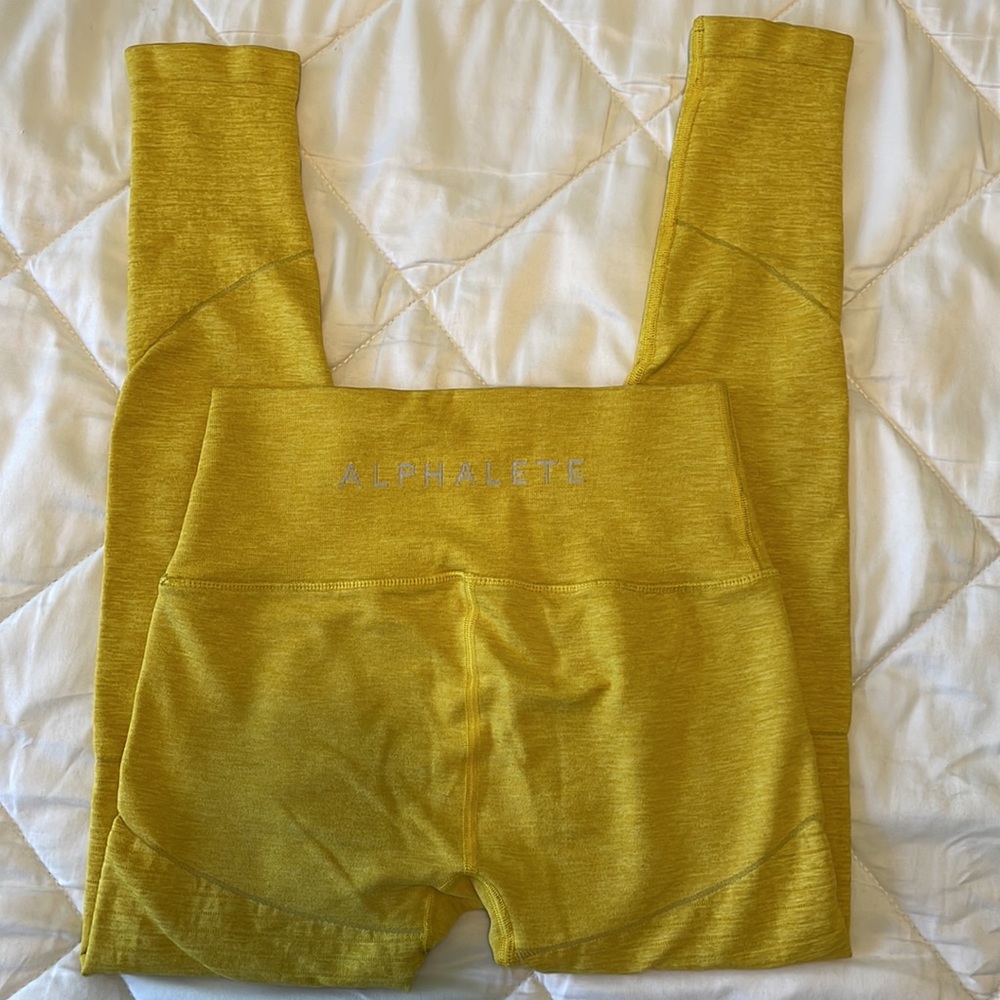 Yellow revival alphalete leggings!